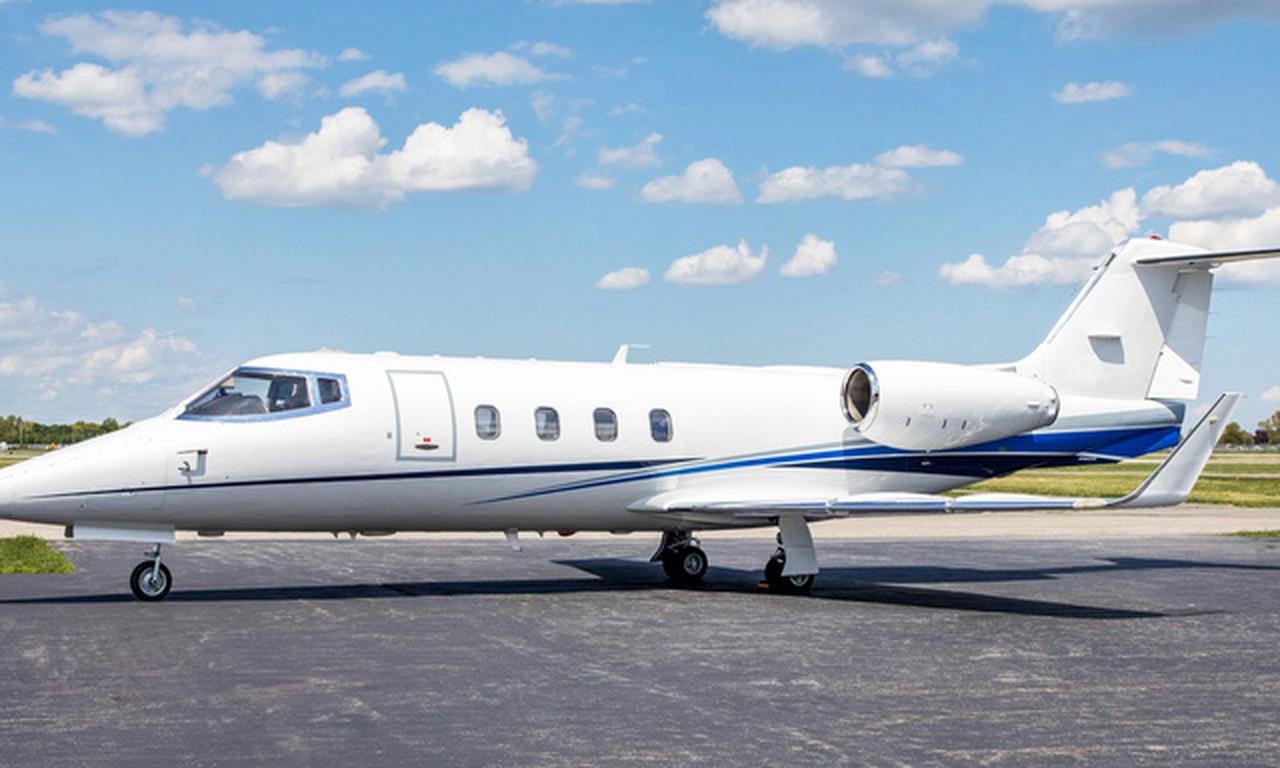 Learjet 55