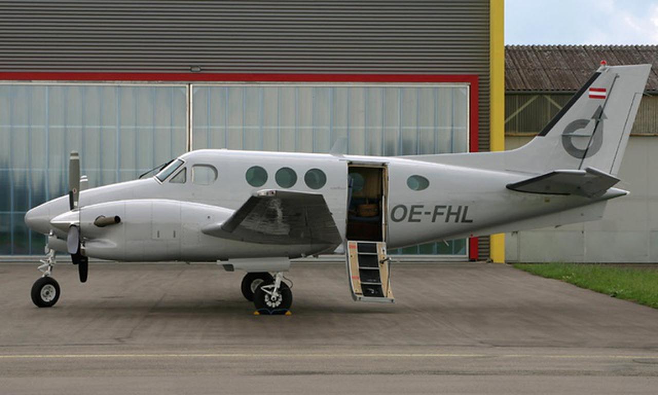 King Air 90