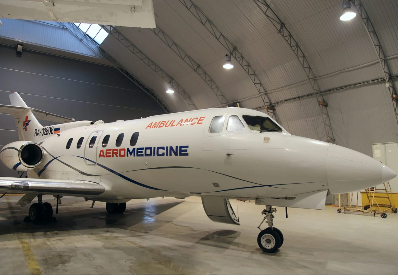 Hawker 700A