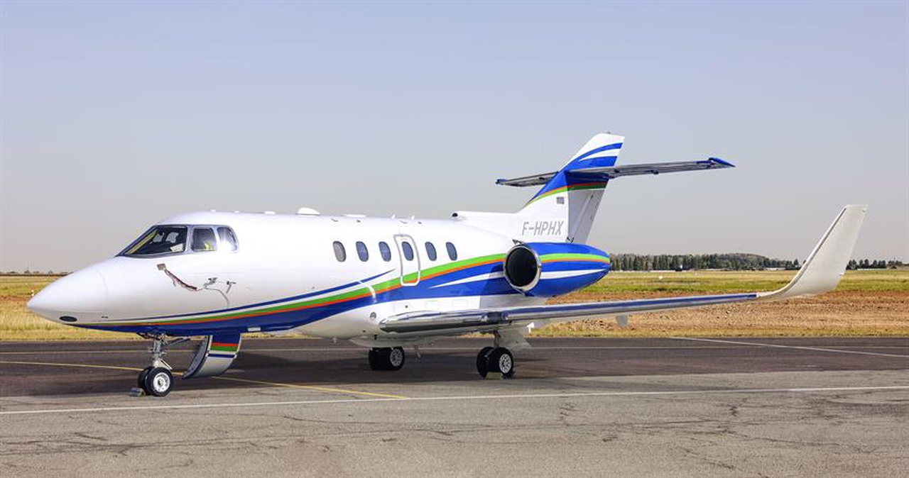 Hawker 900XP