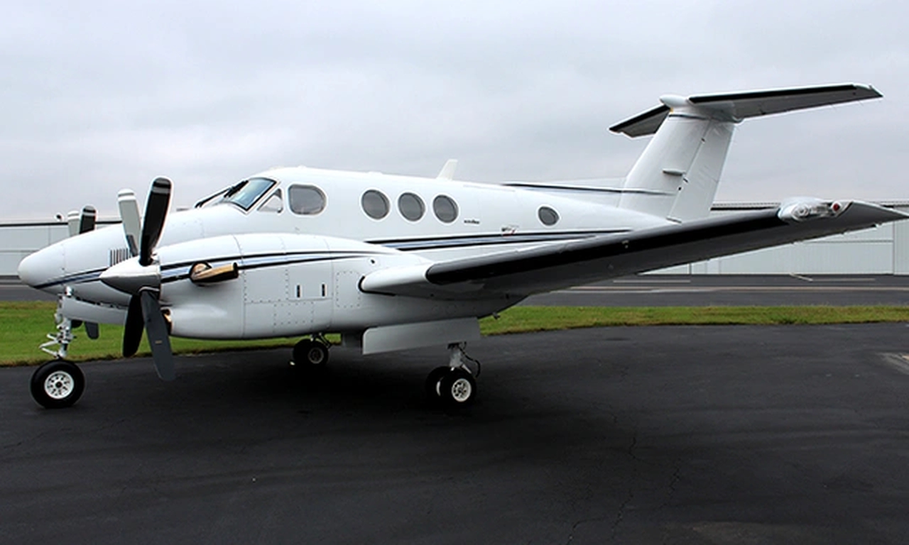N111EN — photo