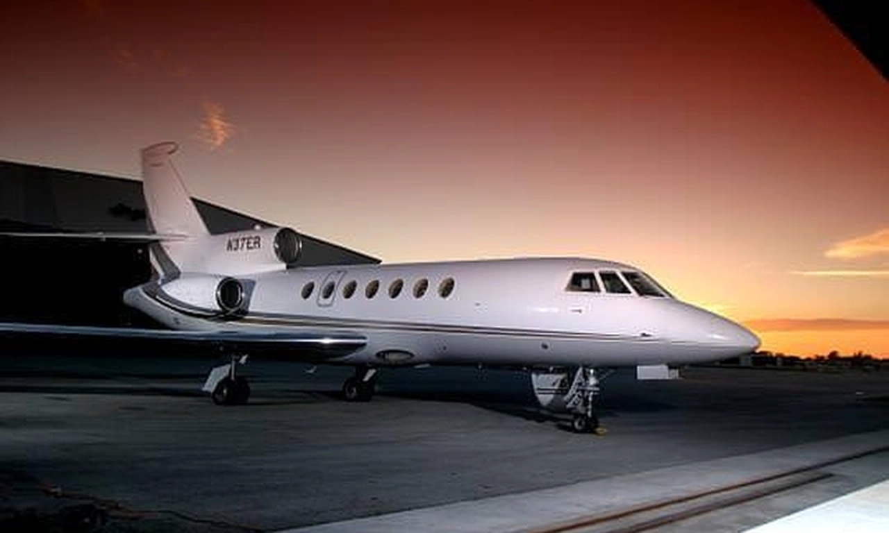 Falcon 50 EX