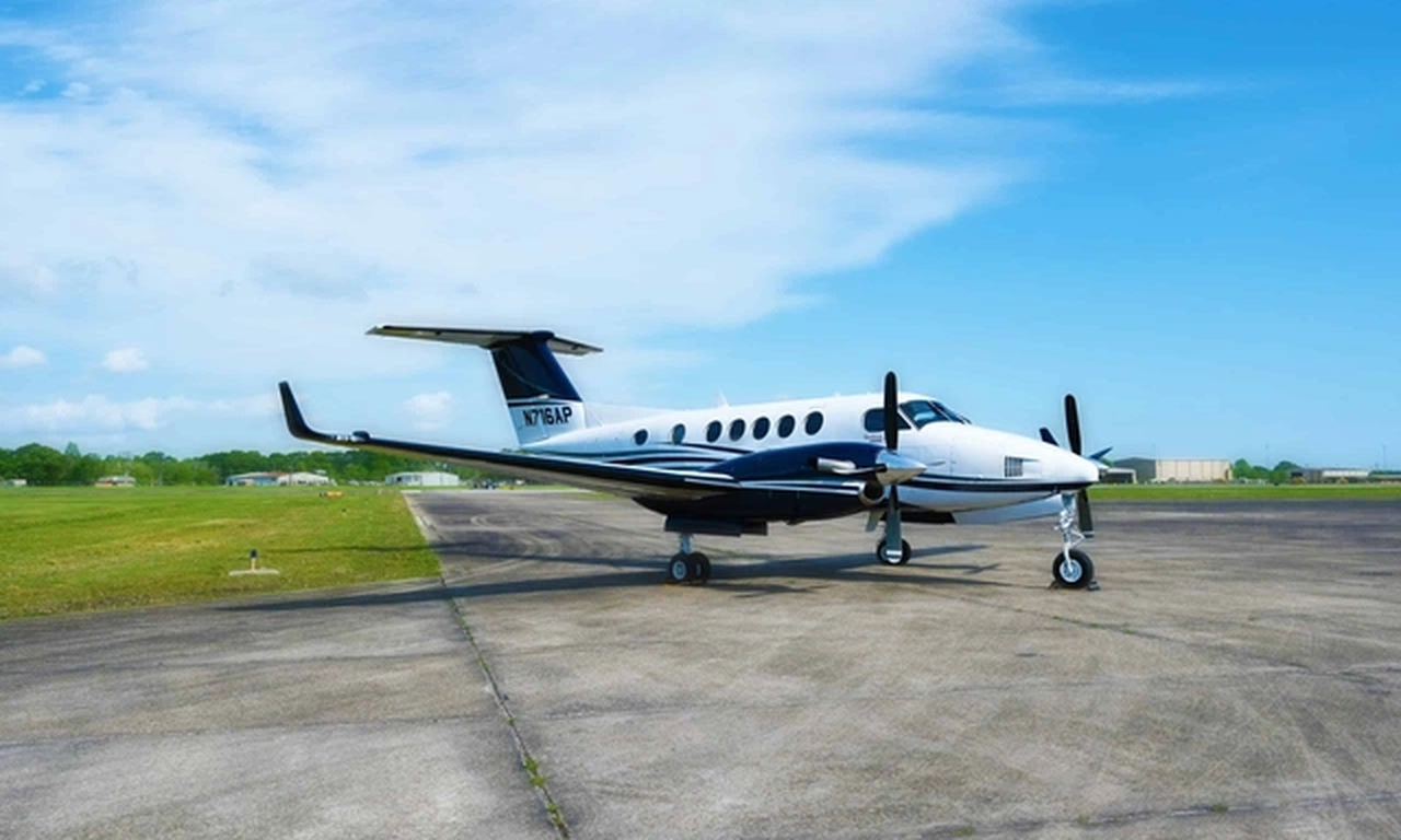 N716AP — photo
