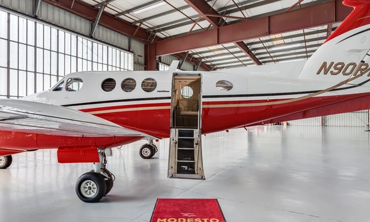 King Air 90F