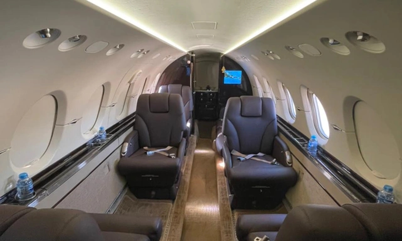 Hawker 900XP
