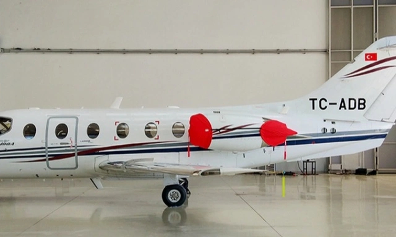 Hawker 400A