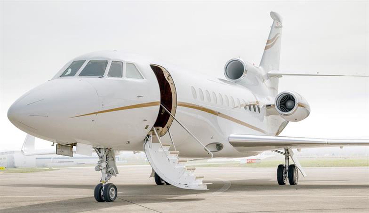 Falcon 900B