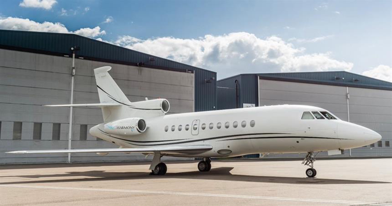 Falcon 900B