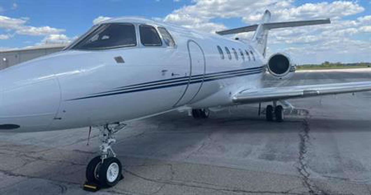Hawker 800 SP