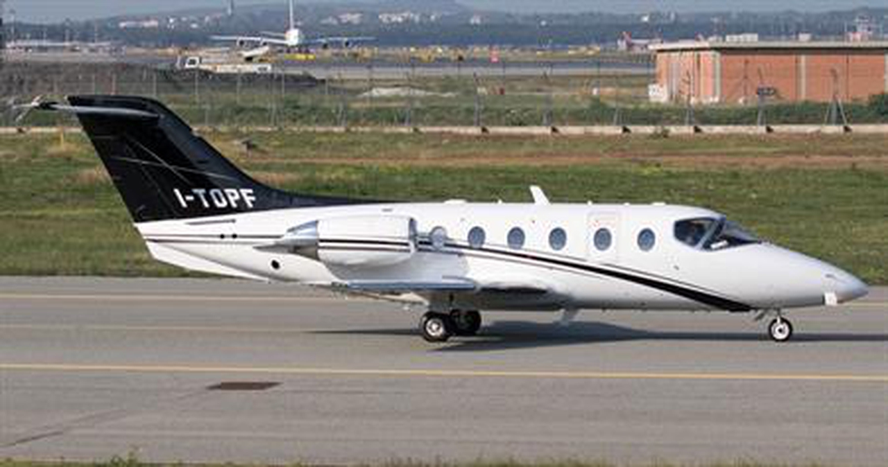 Hawker 400XP