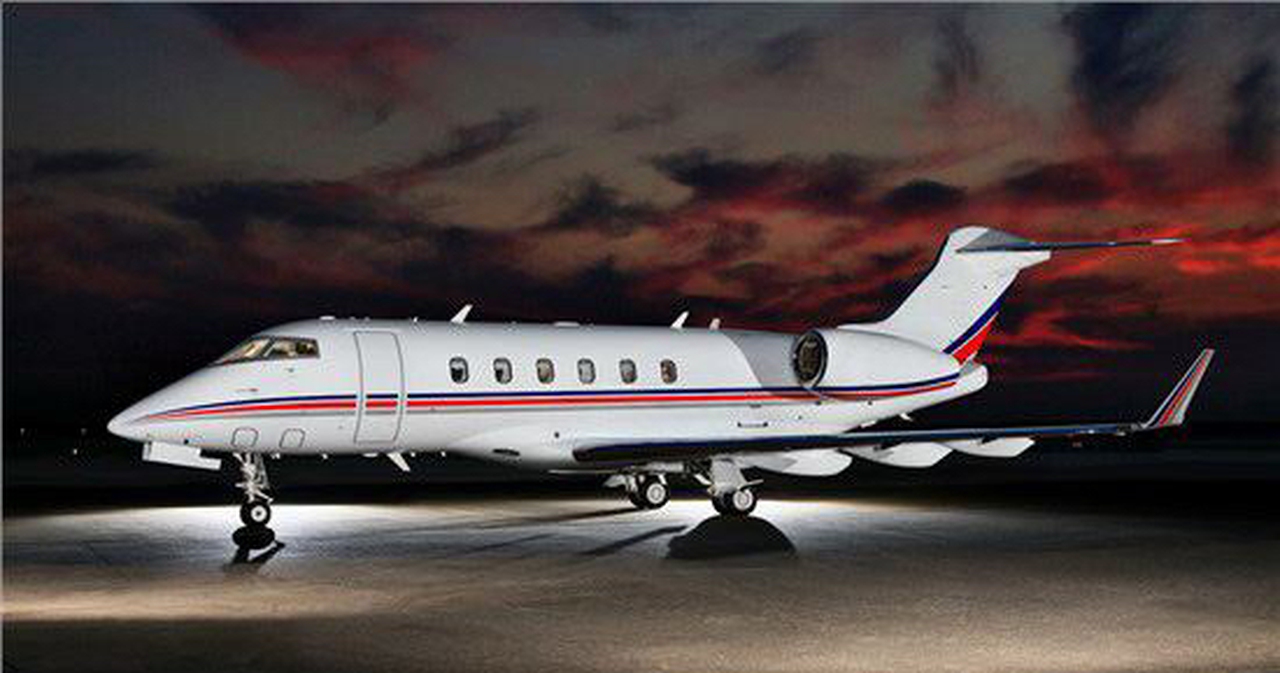 Exterior Challenger 300 1