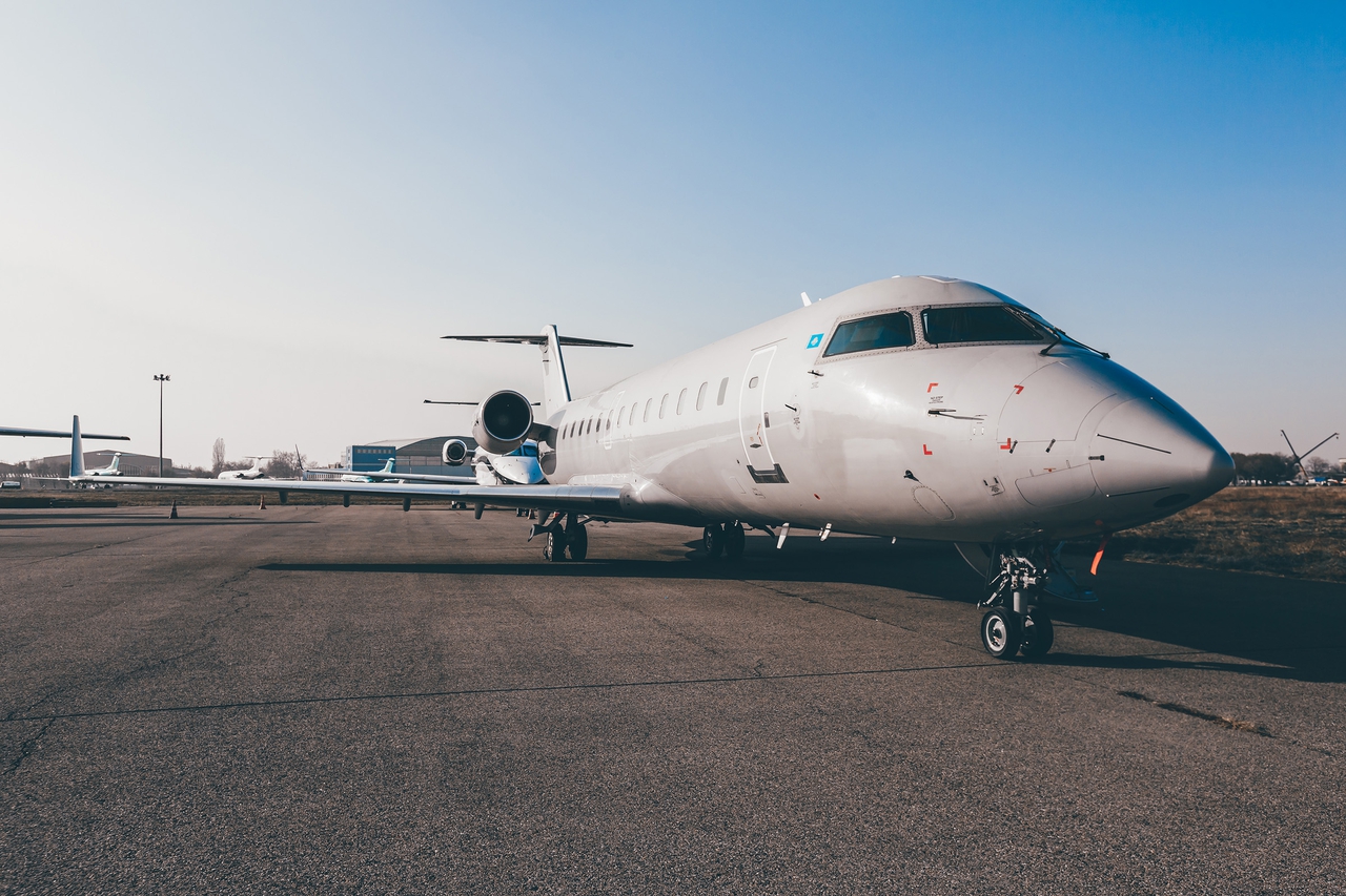CRJ 200