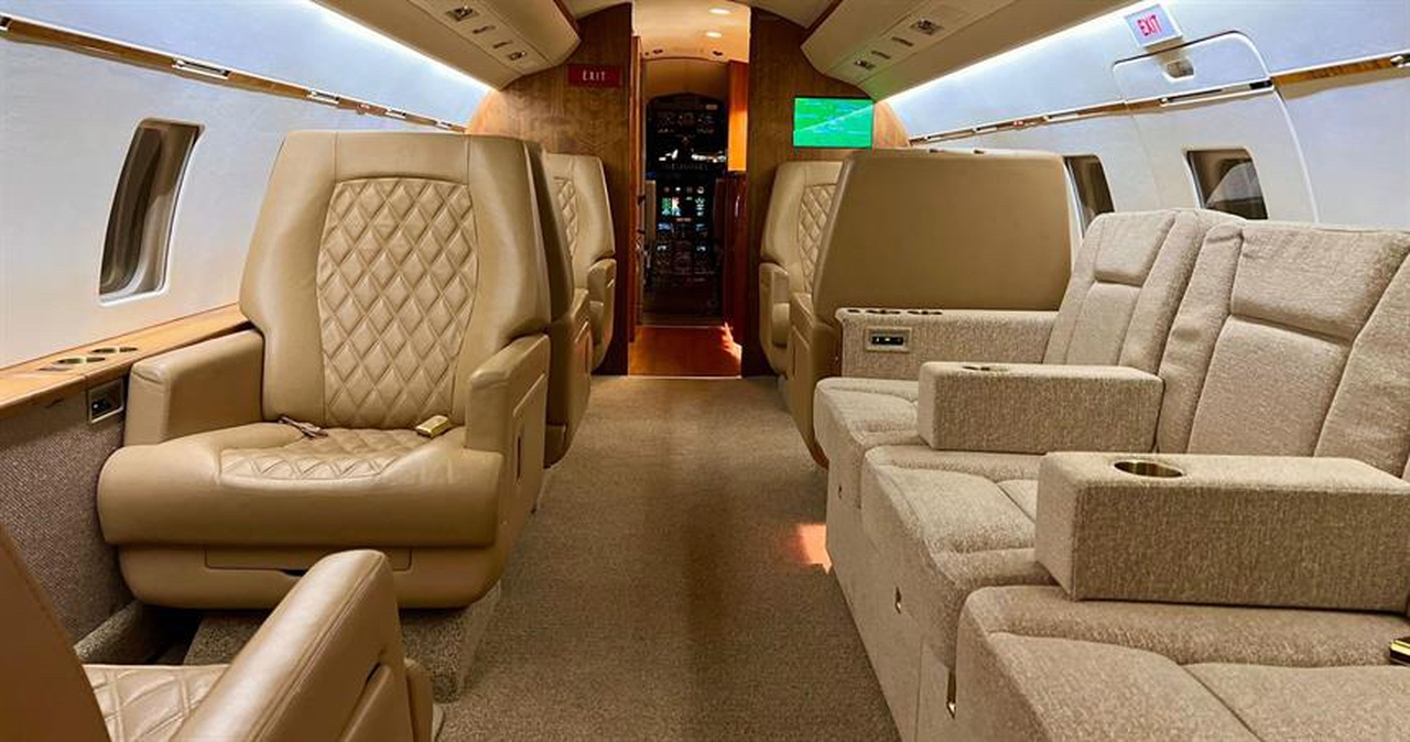 Bombardier Challenger 604 N888DH — private jet charter, price | JETVIP