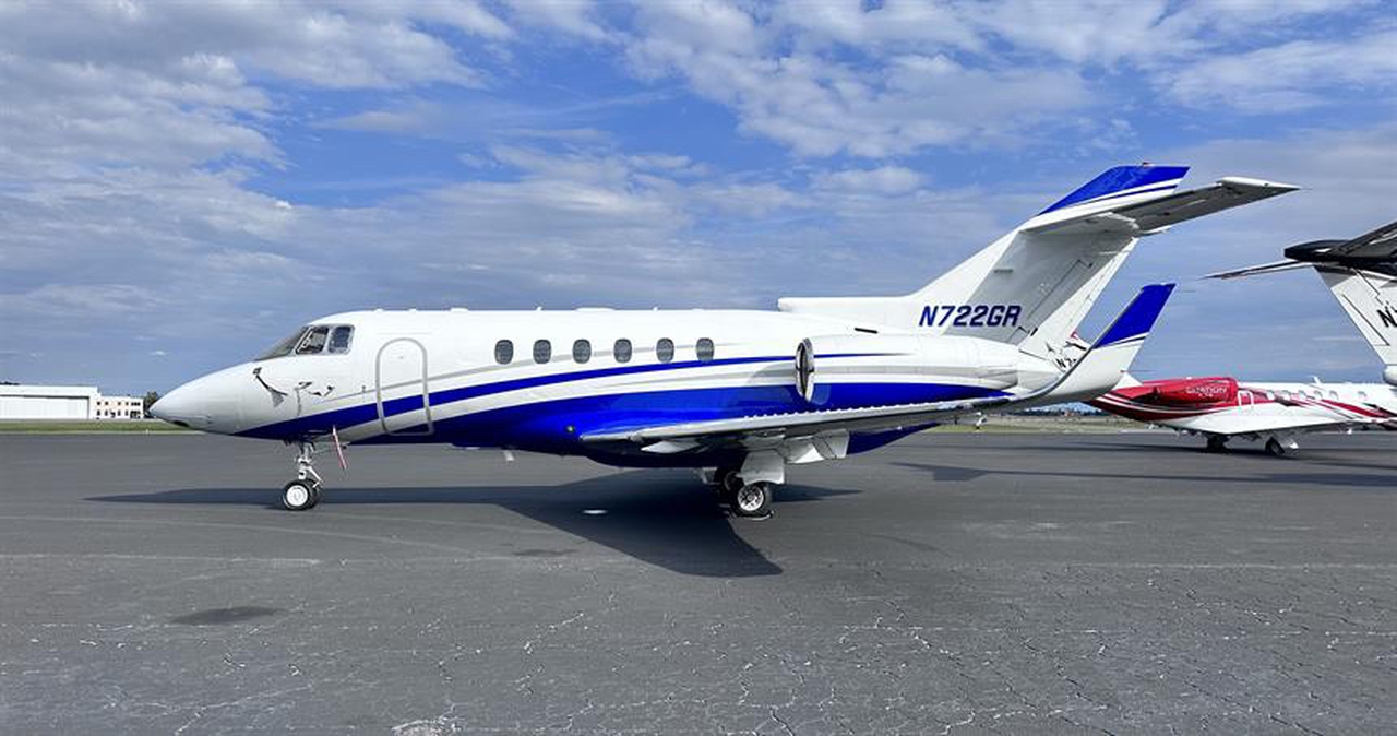 Hawker 900XP