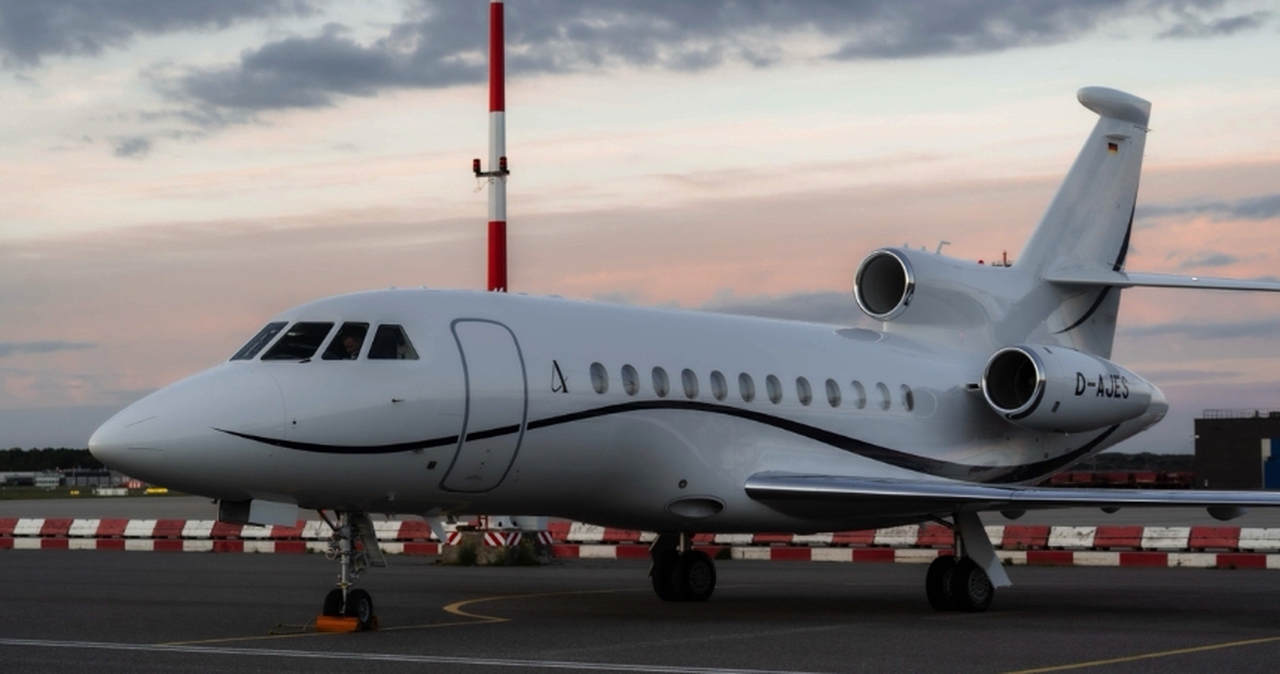 Falcon 900 LX