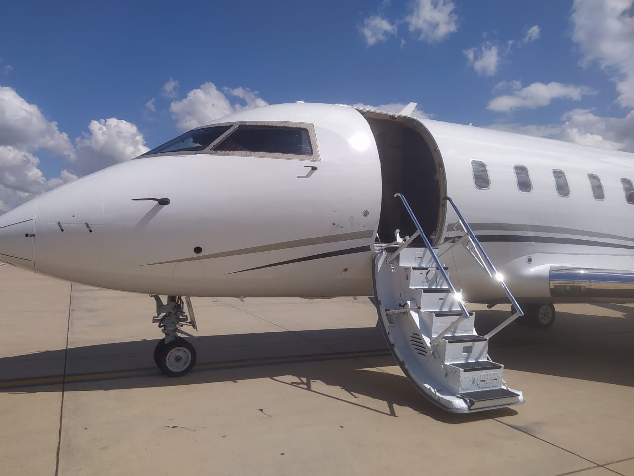 Challenger 605